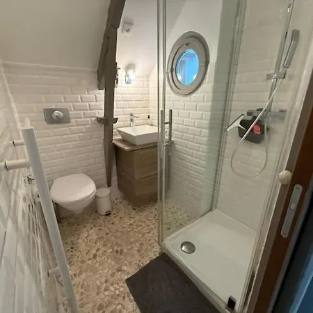 Mini White Lady 別荘 カブール